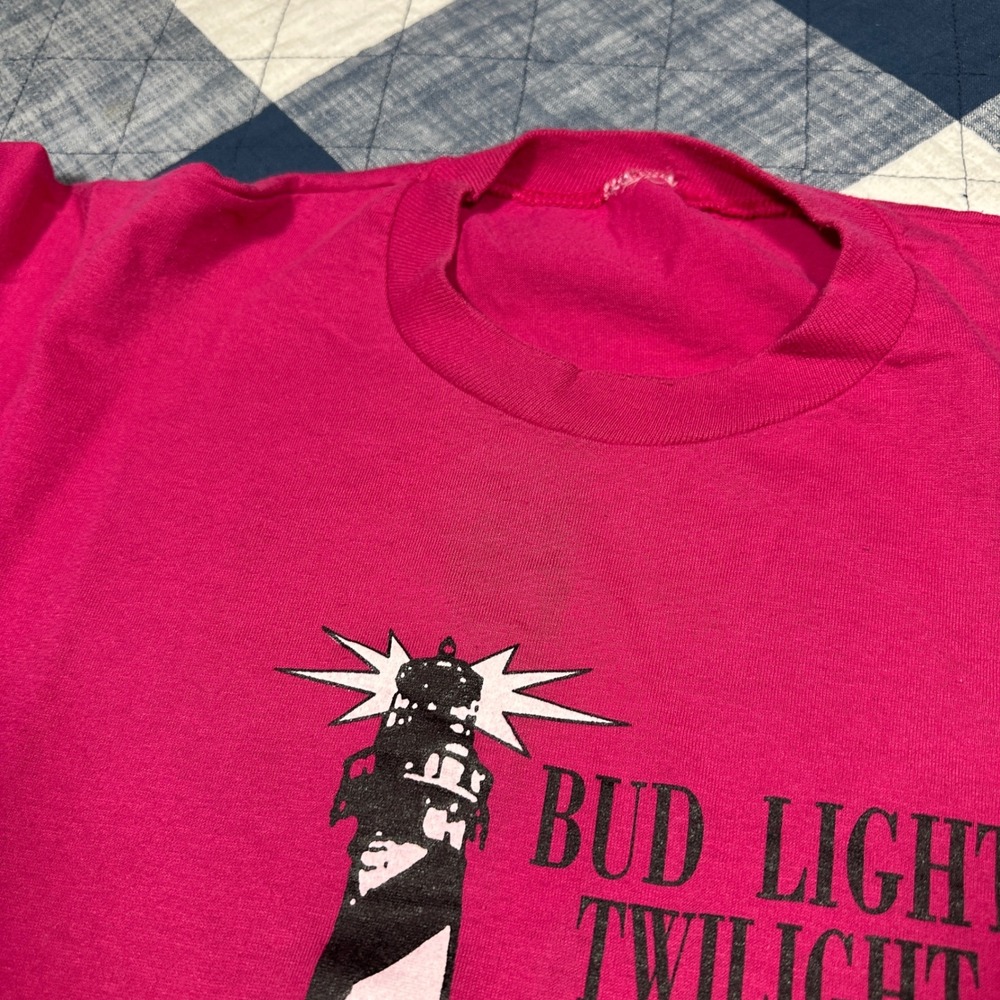 Vintage 1992 Bud Light Twilight Lighthouse Run T Shirt Pink - Picture 6 of 7